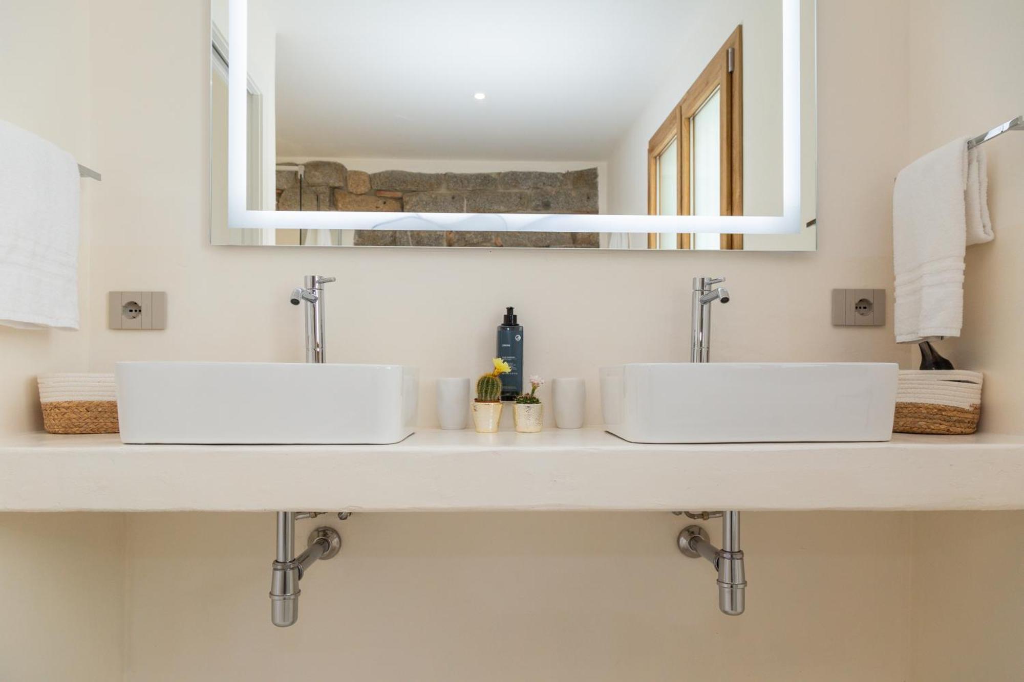 Ausentu Guest House Tortoli Ngoại thất bức ảnh
